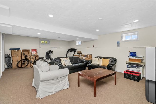 1 Brewster Rd, Randolph, MA 02368