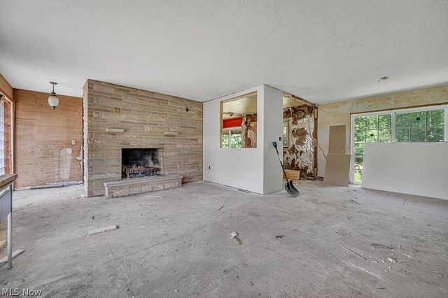 355 S Chillicothe Road, Aurora, OH 44202