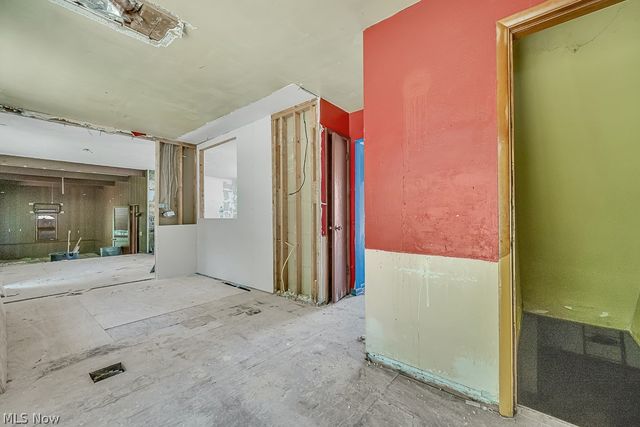 355 S Chillicothe Road, Aurora, OH 44202