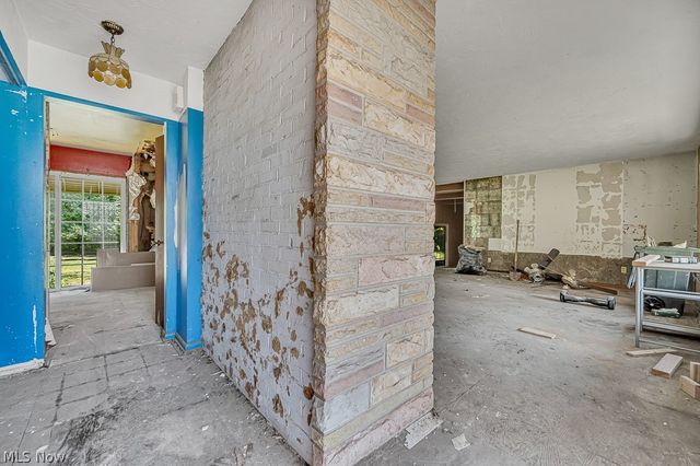 355 S Chillicothe Road, Aurora, OH 44202