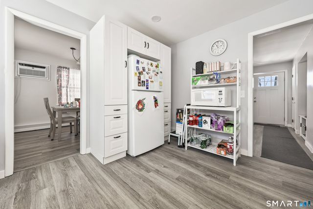 41 Sunnybrook Bend, Waterbury, CT 06708