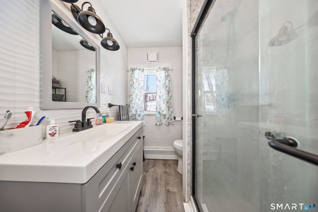 41 Sunnybrook Bend, Waterbury, CT 06708