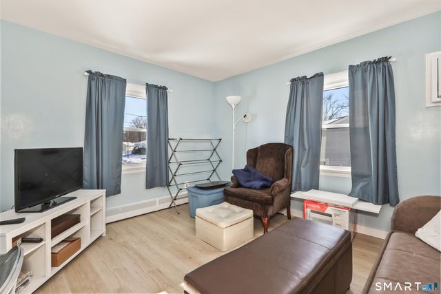 41 Sunnybrook Bend, Waterbury, CT 06708