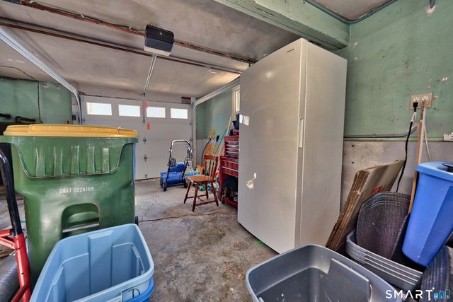 41 Sunnybrook Bend, Waterbury, CT 06708