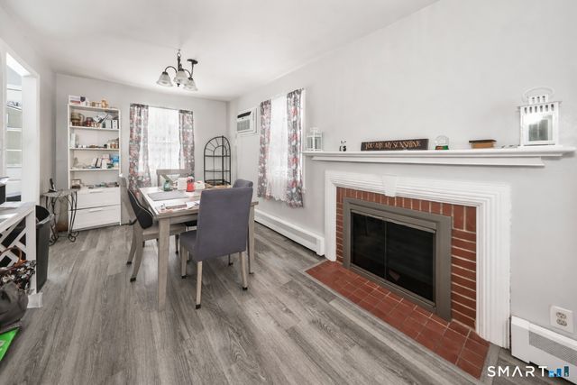 41 Sunnybrook Bend, Waterbury, CT 06708