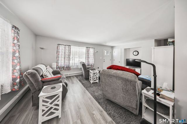 41 Sunnybrook Bend, Waterbury, CT 06708