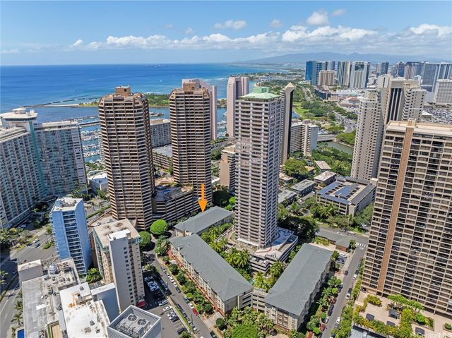1810 Kaioo Drive C401, Honolulu, HI 96815