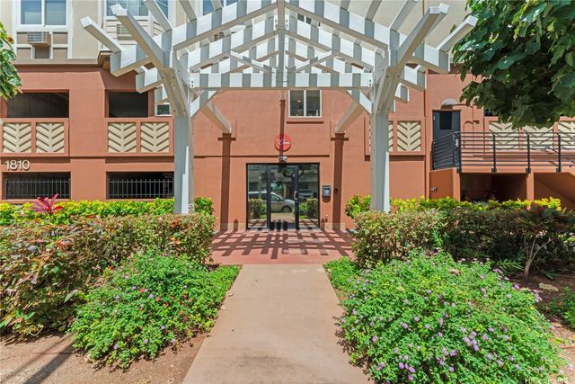 1810 Kaioo Drive C401, Honolulu, HI 96815