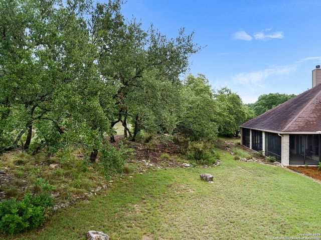 106 Oak Meadow Ln, Boerne, TX 78006