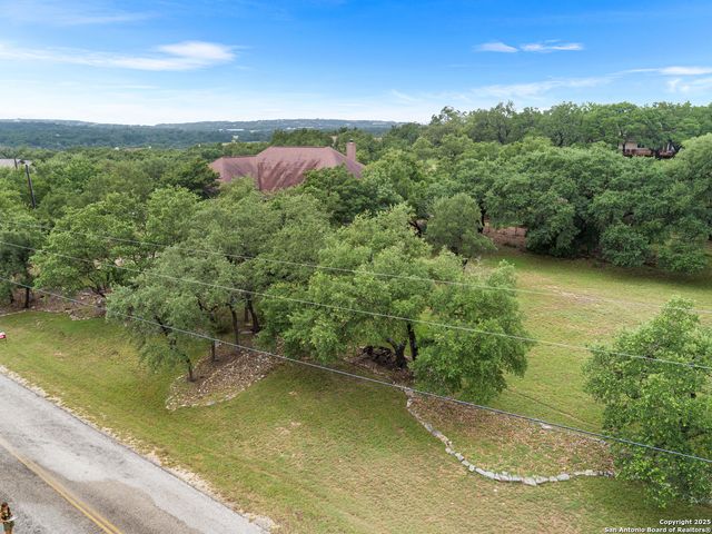 106 Oak Meadow Ln, Boerne, TX 78006