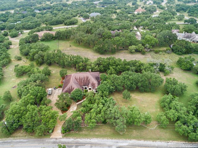 106 Oak Meadow Ln, Boerne, TX 78006