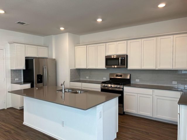 313 Montauk LOOP, Georgetown, TX 78628