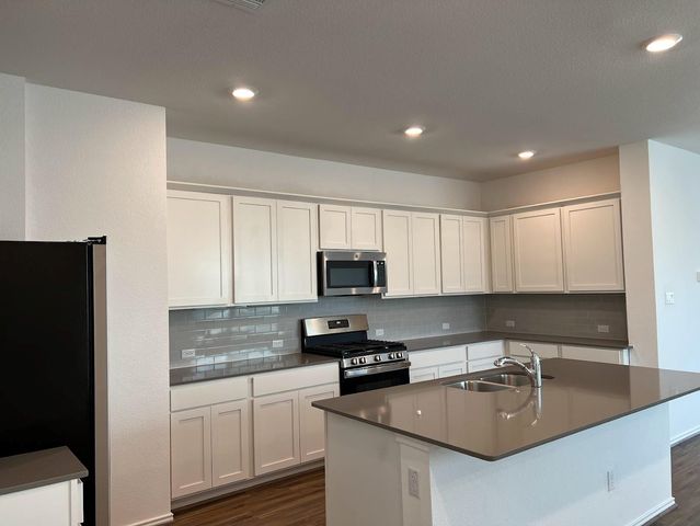 313 Montauk LOOP, Georgetown, TX 78628