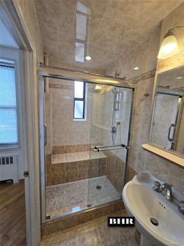 150 W End Avenue 3E, Brooklyn, NY 11235