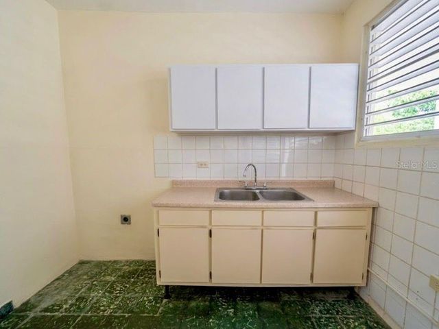 51 DUCAL ST., EXTENSION EL COMANDANTE, Carolina, PR 00982
