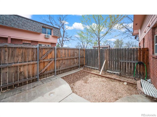 824 37th Ave Ct 824, Greeley, CO 80634