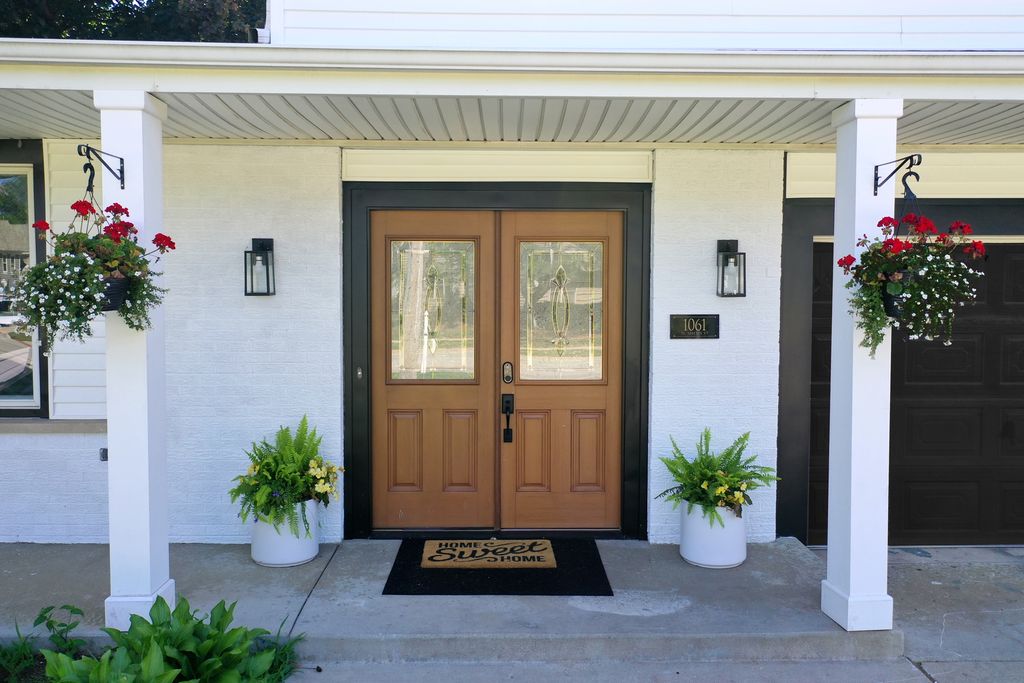 1061 N Smith Street, Palatine, IL 60067 — exterior
