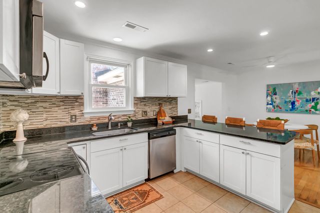 681 Port Circle, Charleston, SC 29412
