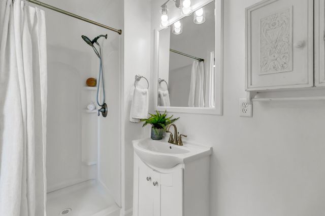 681 Port Circle, Charleston, SC 29412