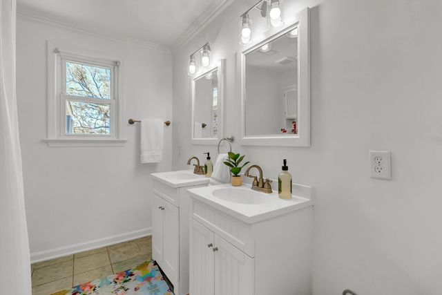 681 Port Circle, Charleston, SC 29412