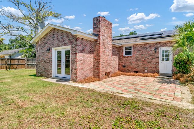 681 Port Circle, Charleston, SC 29412