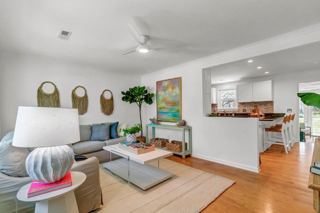 681 Port Circle, Charleston, SC 29412