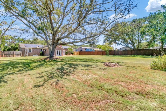 681 Port Circle, Charleston, SC 29412