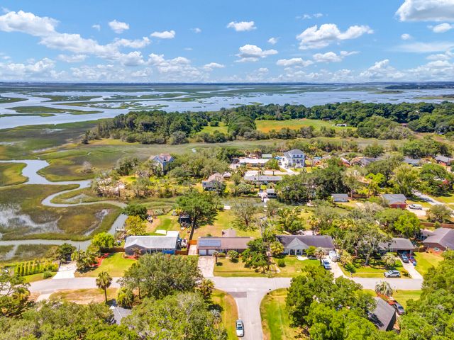 681 Port Circle, Charleston, SC 29412
