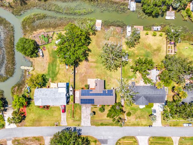 681 Port Circle, Charleston, SC 29412