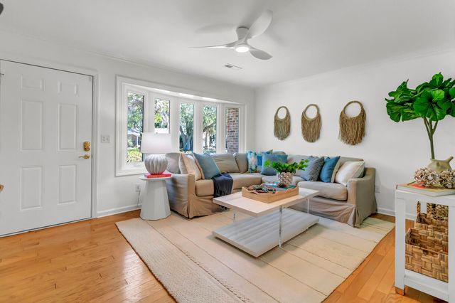 681 Port Circle, Charleston, SC 29412