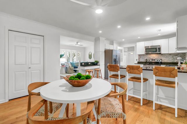 681 Port Circle, Charleston, SC 29412