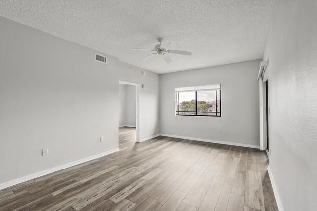 2813 Grande Parkway 304, Palm Beach Gardens, FL 33410