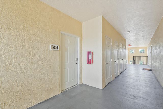 2813 Grande Parkway 304, Palm Beach Gardens, FL 33410