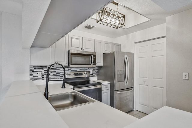 2813 Grande Parkway 304, Palm Beach Gardens, FL 33410