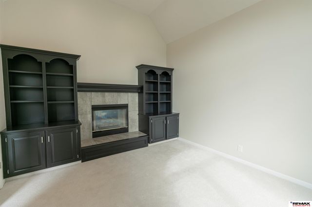 10113 S 176th Street, Omaha, NE 68136