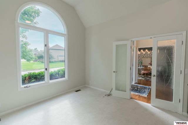 10113 S 176th Street, Omaha, NE 68136