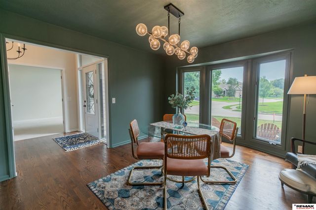 10113 S 176th Street, Omaha, NE 68136