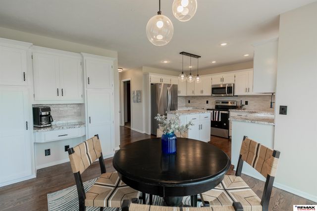 10113 S 176th Street, Omaha, NE 68136