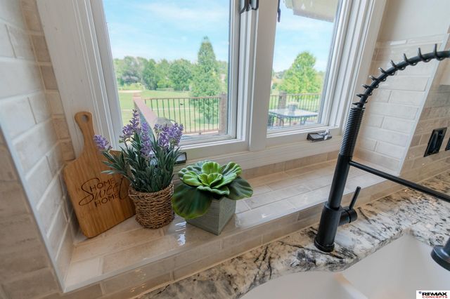 10113 S 176th Street, Omaha, NE 68136