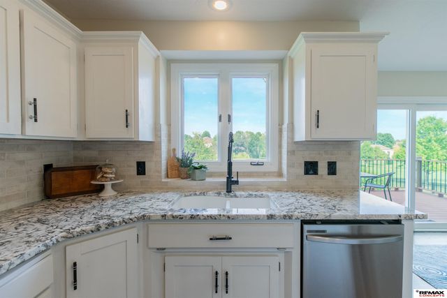 10113 S 176th Street, Omaha, NE 68136