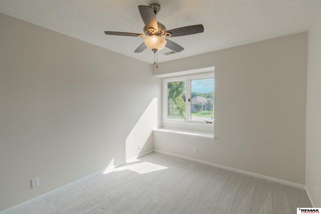 10113 S 176th Street, Omaha, NE 68136