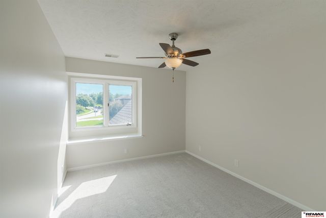 10113 S 176th Street, Omaha, NE 68136