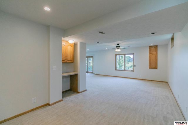 10113 S 176th Street, Omaha, NE 68136