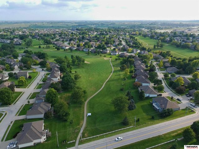 10113 S 176th Street, Omaha, NE 68136