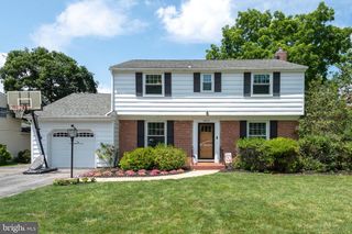 1822 LONGVIEW DR, Lancaster, PA 17601