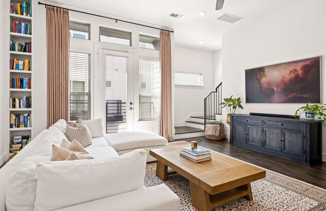 4222 Roseland Avenue 102, Dallas, TX 75204