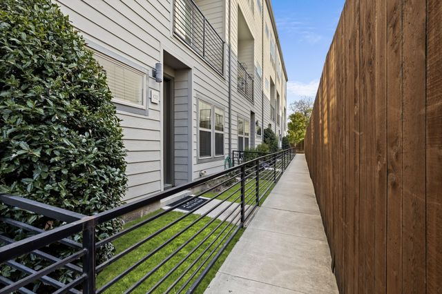 4222 Roseland Avenue 102, Dallas, TX 75204