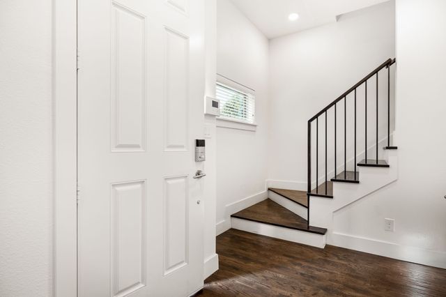 4222 Roseland Avenue 102, Dallas, TX 75204