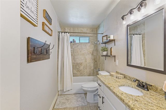 6205 Londonderry Dr, Corpus Christi, TX 78415