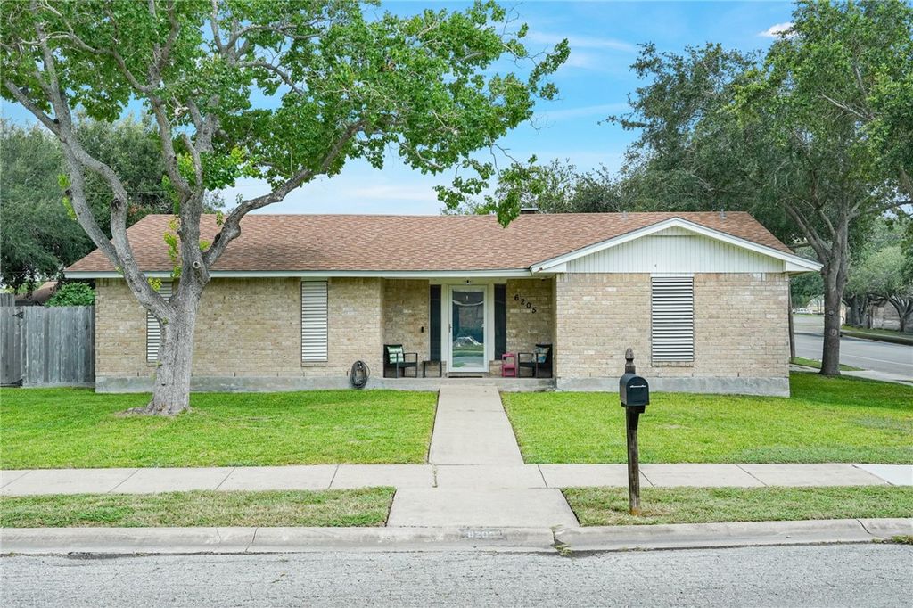 6205 Londonderry Dr, Corpus Christi, TX 78415